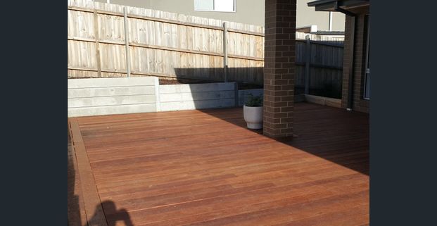 Beautiful Coastal Living – Spacious 3 Bedroom Home in Coastal View Estate - Photo 1