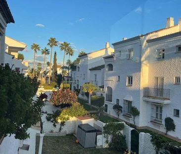 Luxury Apartment for rent in Estepona, Andalusia - Photo 5