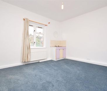 2 bedroom end of terrace house to rent - Photo 1