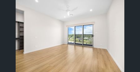 Newly Built 5 Bedrooms Family Home - Prime Location - Photo 3