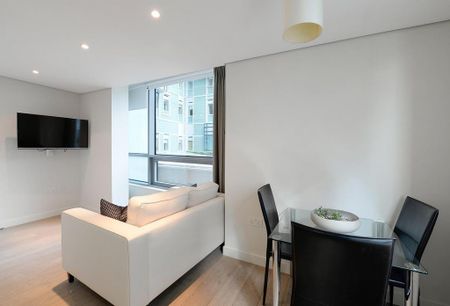 3 bedroom flat to rent - Photo 3