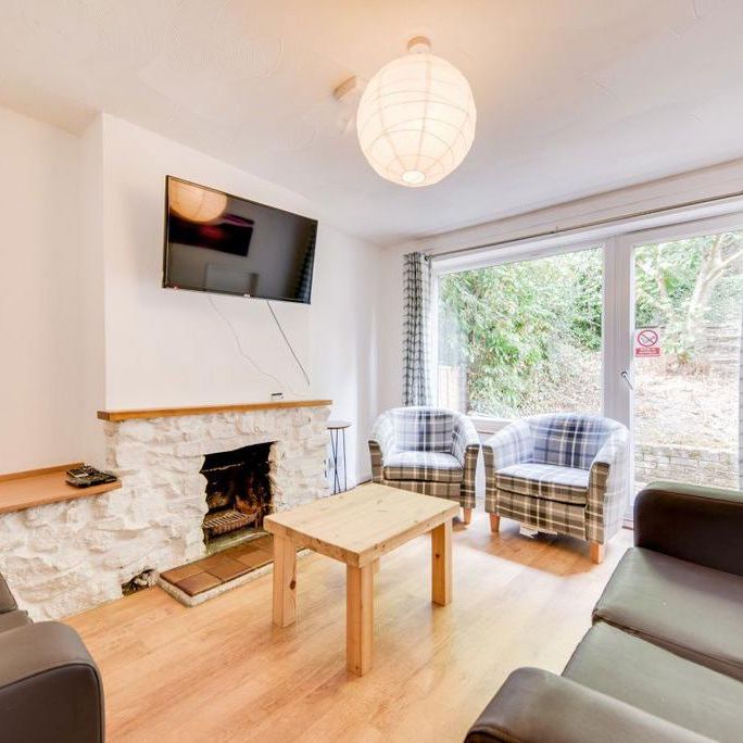 6 bedroom house to rent - Photo 1