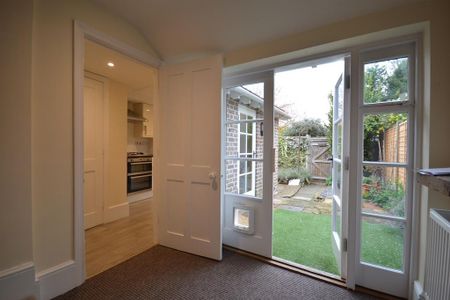 3 bedroom end of terrace house to rent - Photo 2