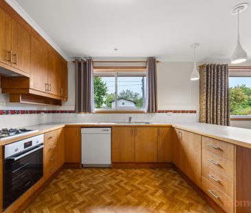 16 O'shanassy Street, Curtin ACT 2605 - House For Rent | Domain - Photo 2