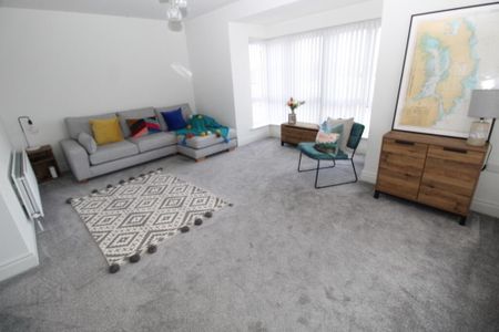 35 Millmount Village Gardens, Dundonald, Belfast, BT16 1BH - Photo 2