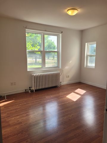 For Lease - 44 Bartonville Avenue Unit# 1, Toronto, Ontario - Photo 2