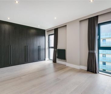 2 bedroom penthouse to rent - Photo 4