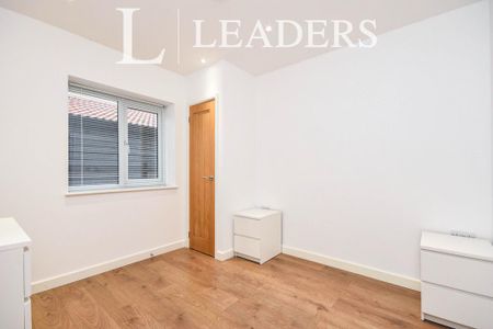 2 bedroom semi-detached house to rent - Photo 4
