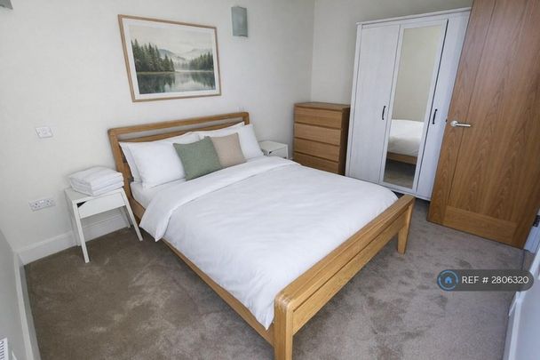 3 bedroom flat to rent - Photo 1