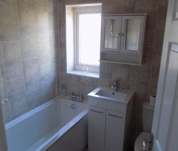 3 bedroom semi-detached house to rent - Photo 6