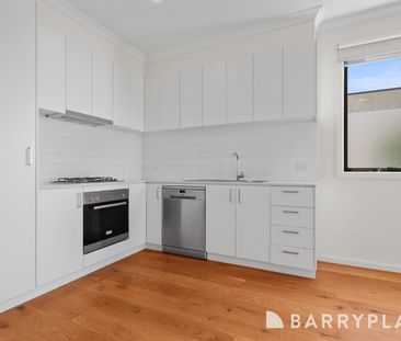 Stylish Bayside Living - Photo 5