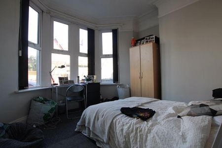 8 bedroom terraced house to rent - Photo 4