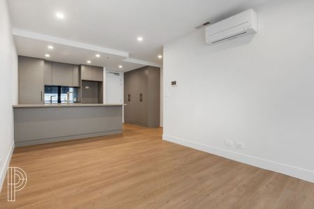 Contemporary 1-Bedroom Apartment in Philip - Photo 2