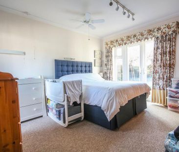 3 bedroom semi-detached bungalow to rent - Photo 5