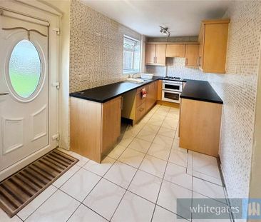 3 bedroom end of terrace house to rent - Photo 3