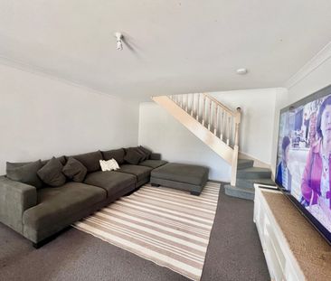 DOUBLE STOREY TOWNHOUSE ! - Photo 1
