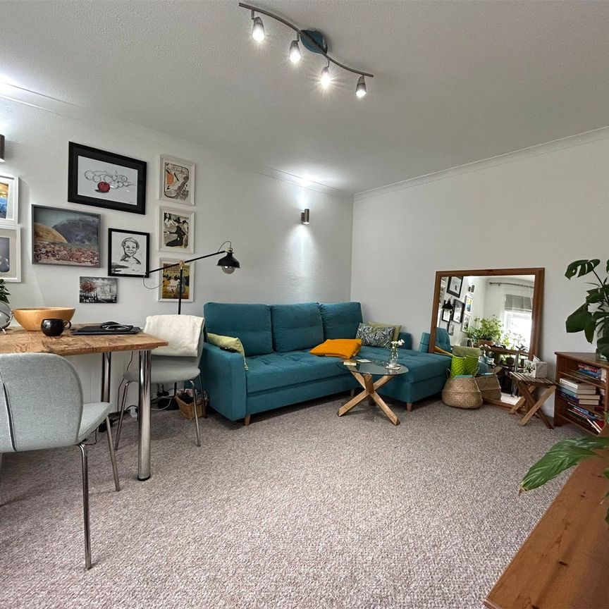 1 bedroom Maisonette in Juniper, Bracknell - Photo 1