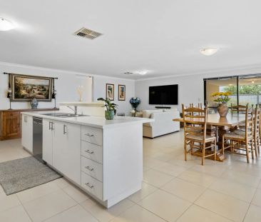Spacious home in Baldivis Central. - Photo 1