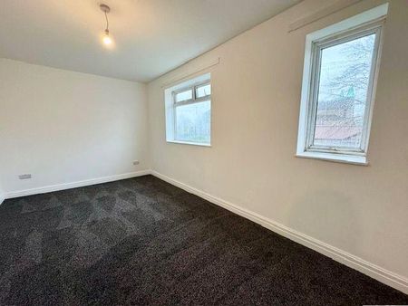 2 bedroom end of terrace house to rent - Photo 3