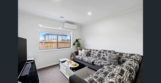Beautiful Family Home - Photo 1