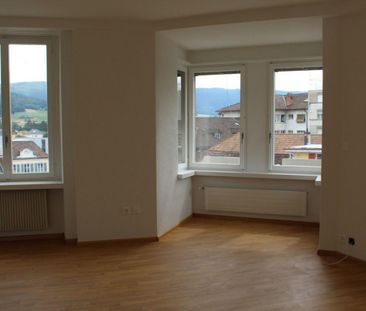 Rent a 3 ½ rooms apartment in Delémont - Photo 3