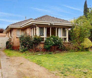 Ideally Located, Spacious Family Home - Photo 2