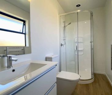 SpringGrove 3 Bedroom 2 Bathroom - Photo 3
