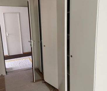 "Eine neu renovierte Wohnung steht im Angebot" - Photo 4