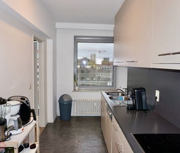 Centraal maar rustig gelegen appartement met drie slaapkamers - Foto 3