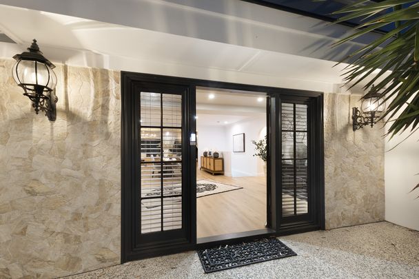 19 Wildash Street, Southport QLD 4215 - House For Rent | Domain - Photo 1