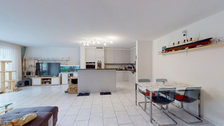 Modern, large 3.5-room apartment with garden seating area - Photo 3