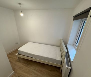 Room in a Shared House, Cairns Crescent, BS2 - Photo 6