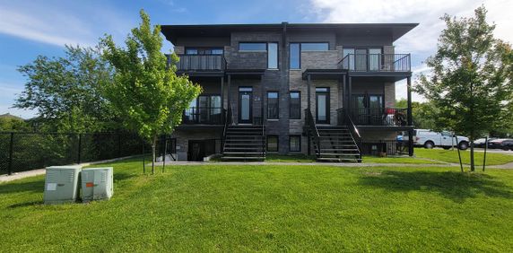 226 Rue De La Frégate (Gatineau) Magnifique 4 1/2 Secteur Cheval-Blanc - Photo 2