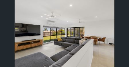 Renovated Four Bedroom Home with Office - Photo 4