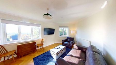 3 bedroom flat to rent - Photo 4