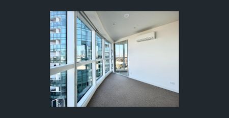 Luxury living in North Melbourne - Photo 3