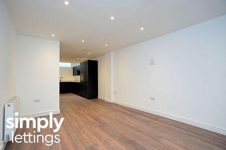 2 Bed property for rent - Photo 2