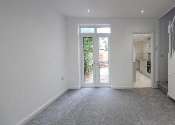 3 bedroom terraced house to rent - Photo 1