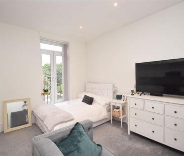 Sheen Road, Richmond, Surrey, TW9 - Photo 1