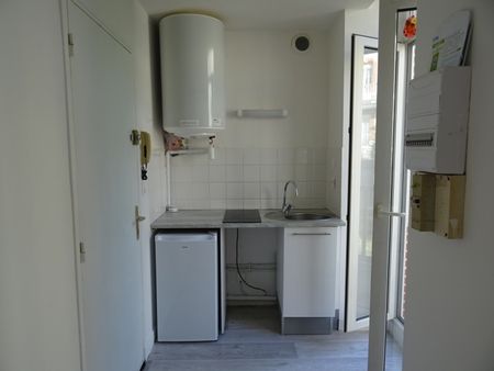 Location Appartement 1 pièce 15m² ORLEANS 45000 - Photo 3