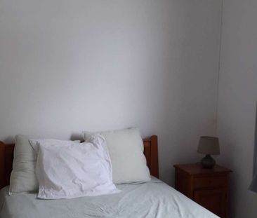 Location Maison 5 pièces 160m² ST GILLES LES HAUTS 97435 - Photo 6