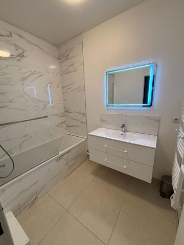 Location Appartement 3 pièces 68m² - Photo 2