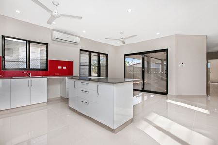 LOW MAINTENANCE IN GREAT LOCATION - Photo 4