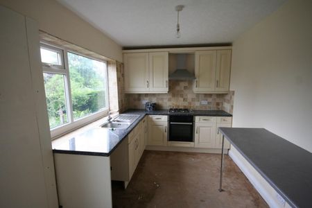 Fieldhead Road, Guiseley - Photo 3