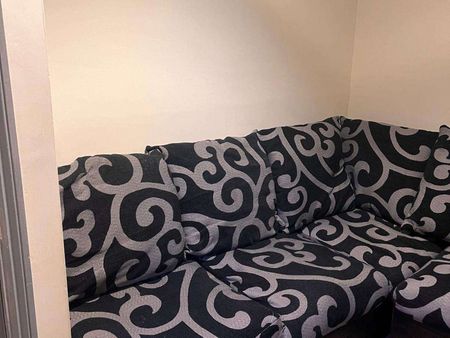 St. Thomas Hill Room 2 - Photo 3