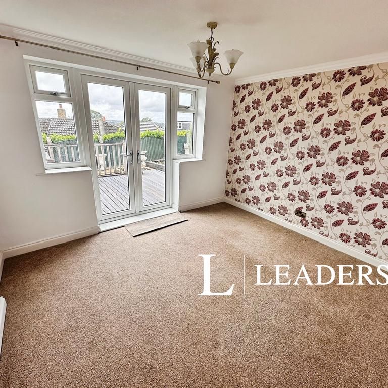 3 bedroom bungalow to rent - Photo 1