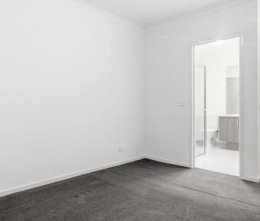 3 BEDROOM HOME IN TRUGANINA - Photo 5