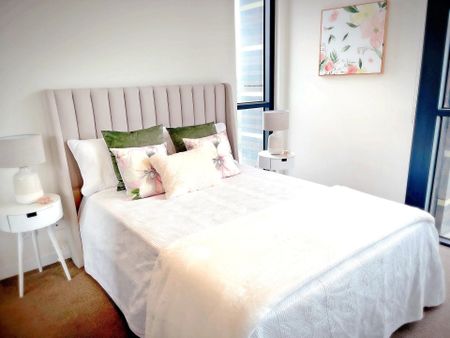 Contemporary & Modern Living ** Available Now ** - Photo 2