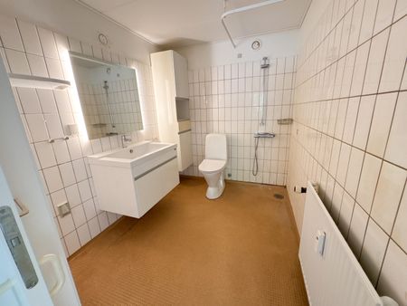 Lys og dejlig 2-værelses lejlighed med terrasse - Photo 5