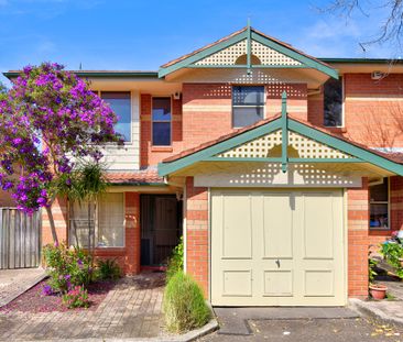 Three Bedroom Townhouse $900 per week! - Photo 4